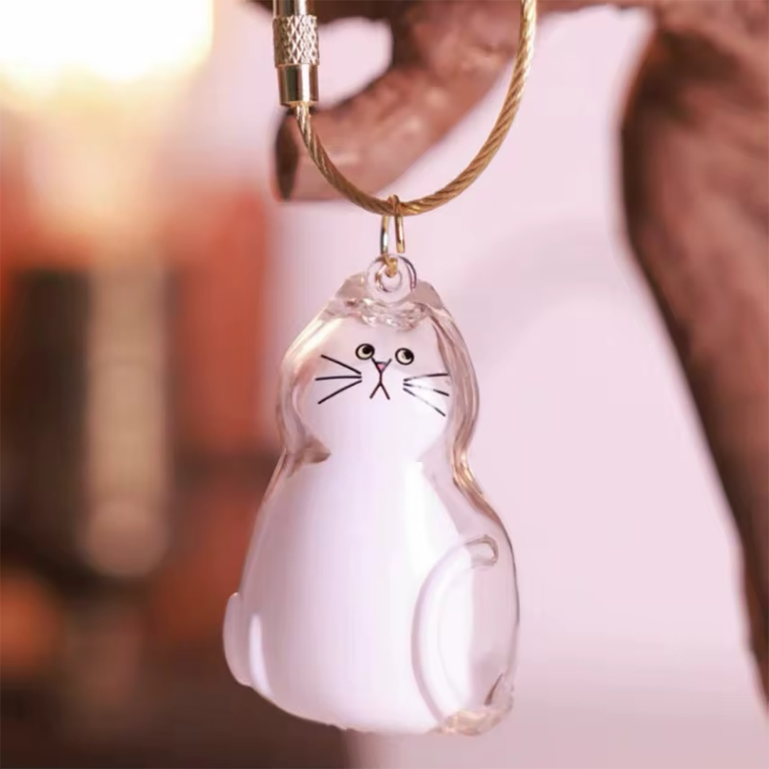 Talking Dog Club  Cat Hair keepsakeCapsule - Key Chain - Sitting Cat